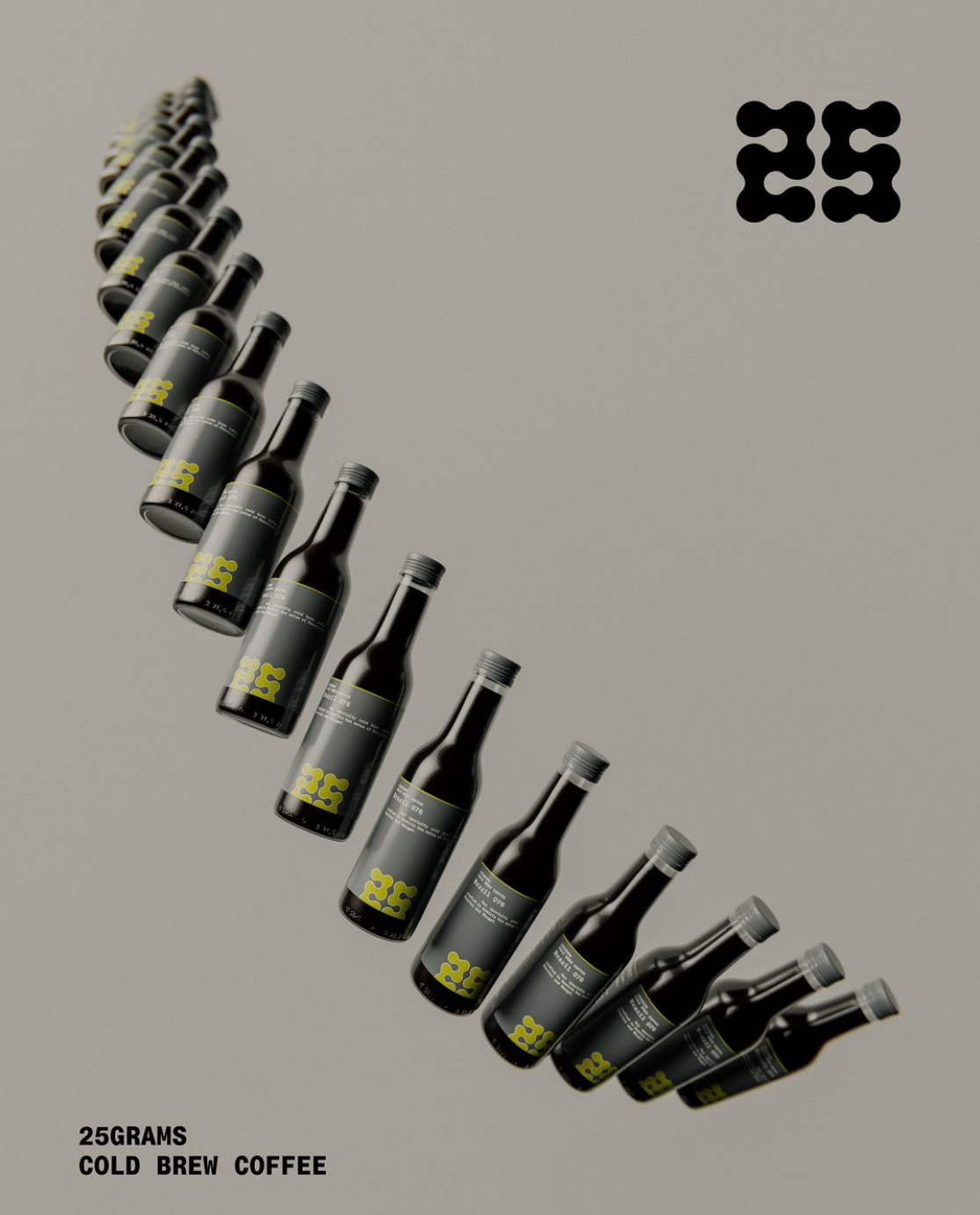 viele Flaschen Cold Brew als Plakat