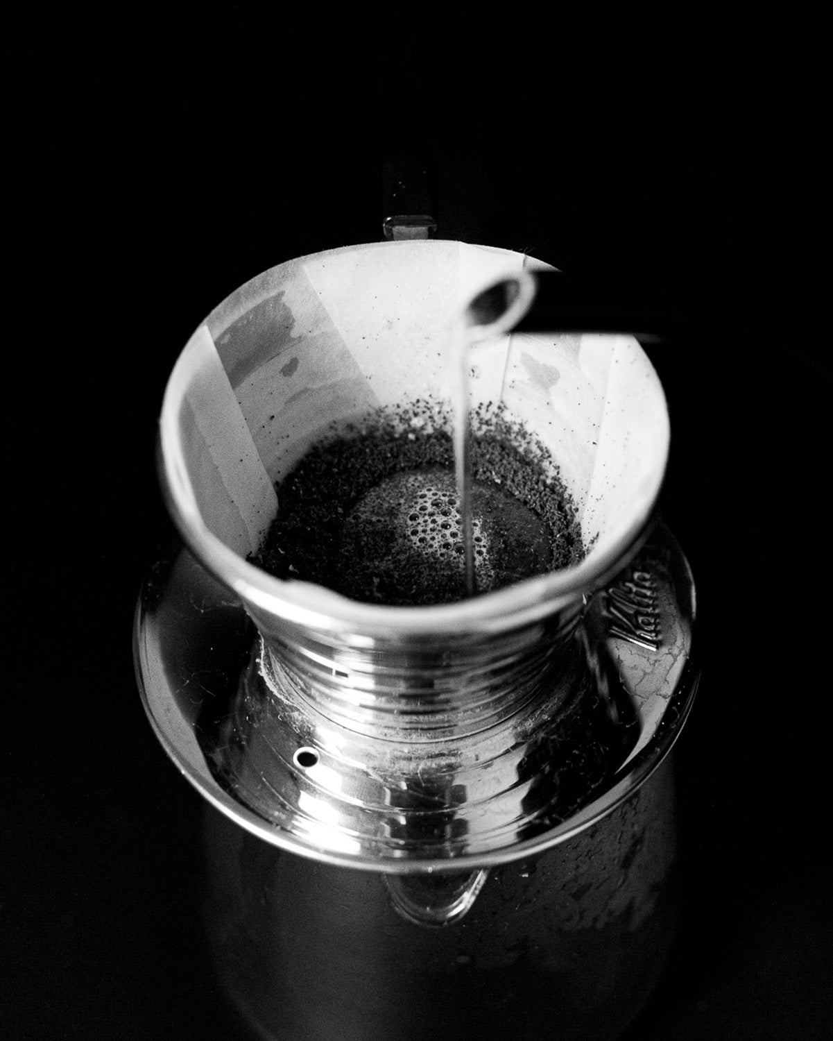 Kalita Wave Dripper mti Sibarist Filterpapier darin