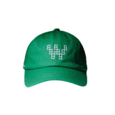 grünes Cap mit weißem W
