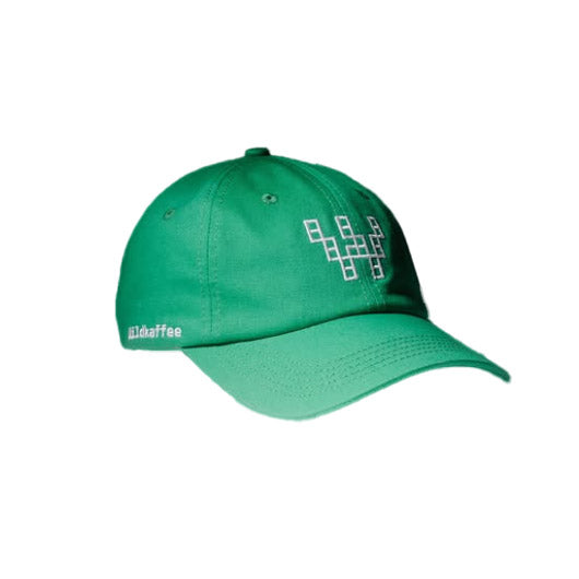 grünes Cap mit weißem W im Halbprofil