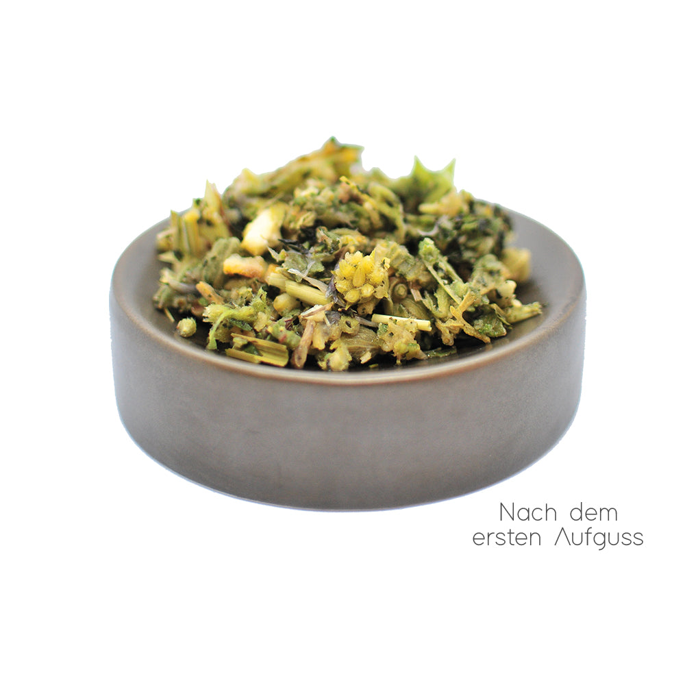 teaspitz_kraeutertee_greekmountain_nass