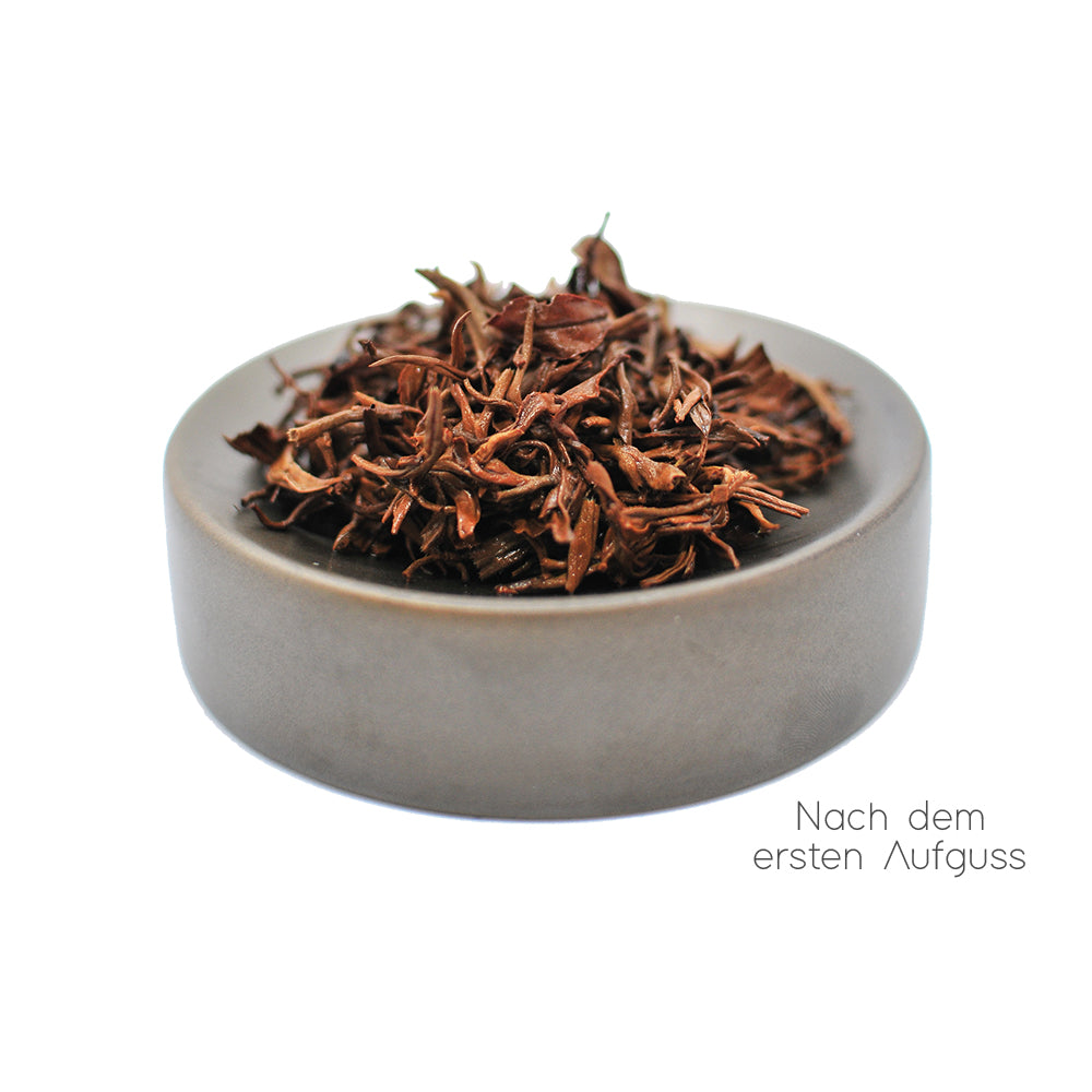 teaspitz_schwarzertee_nepalgoldentea_nass