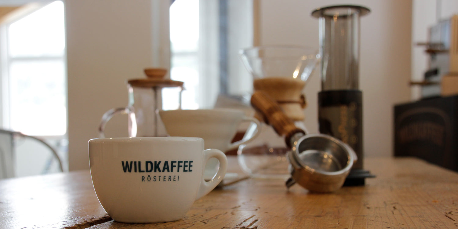 Guten-Morgen-Kaffee-fuer-einen-exzellenten-Start-in-den-Tag-Wildkaffee-Roesterei-Chemex-Aeropress-V60