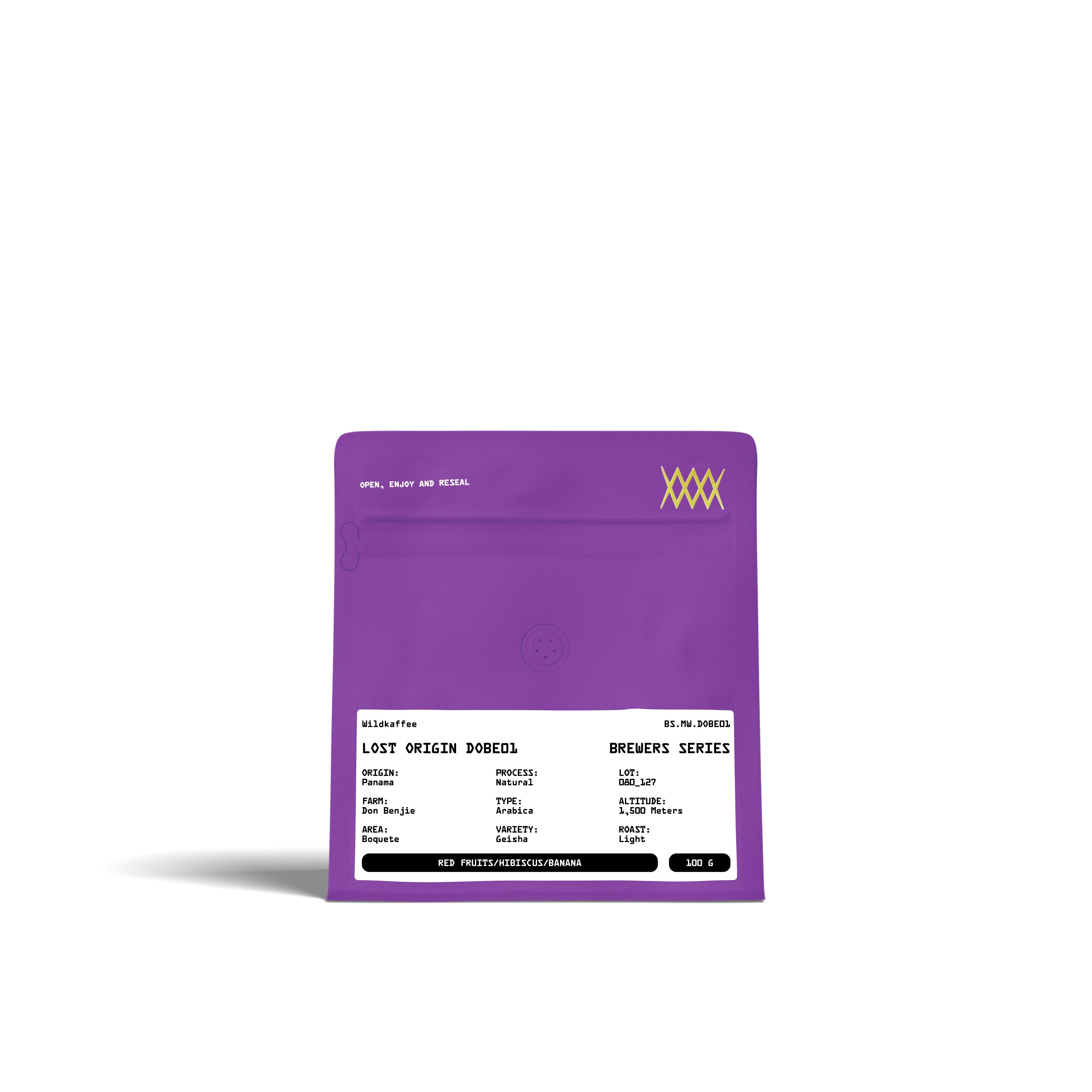 Lila Kaffeetüte mit weißem Etikett mit Text