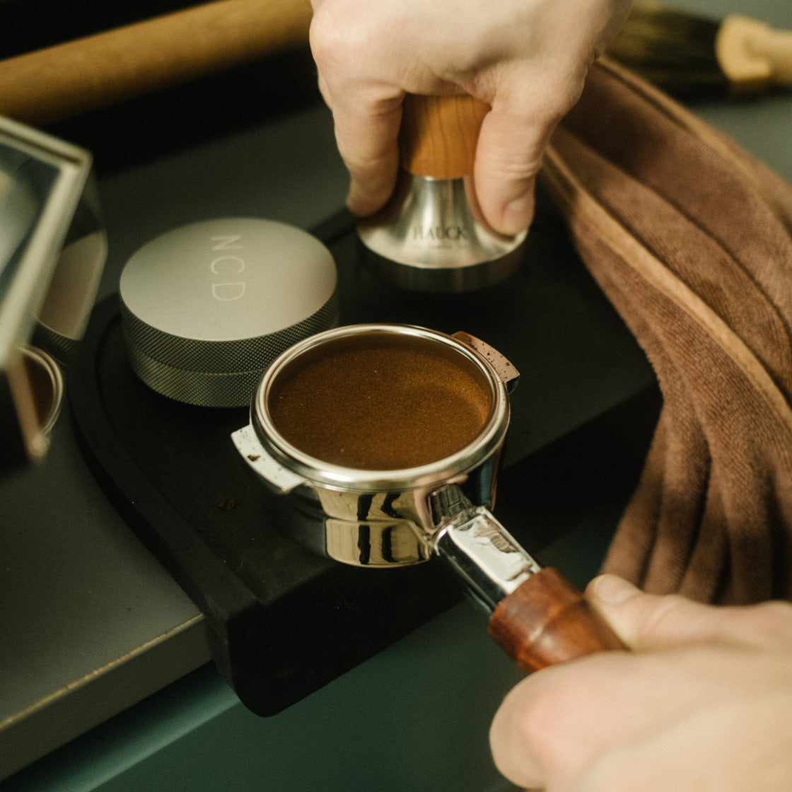 siebtraeger-zubereitung-kaffee-espresso-dunkle-roestungen